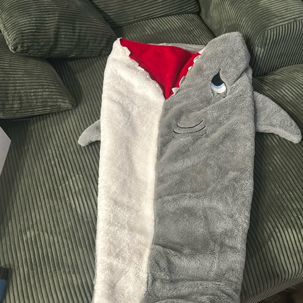 Kids wearable shark blanket